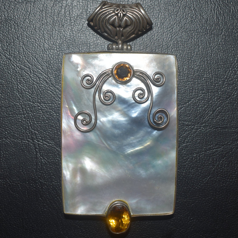 Mysterious Pearl Pendant - Epivend